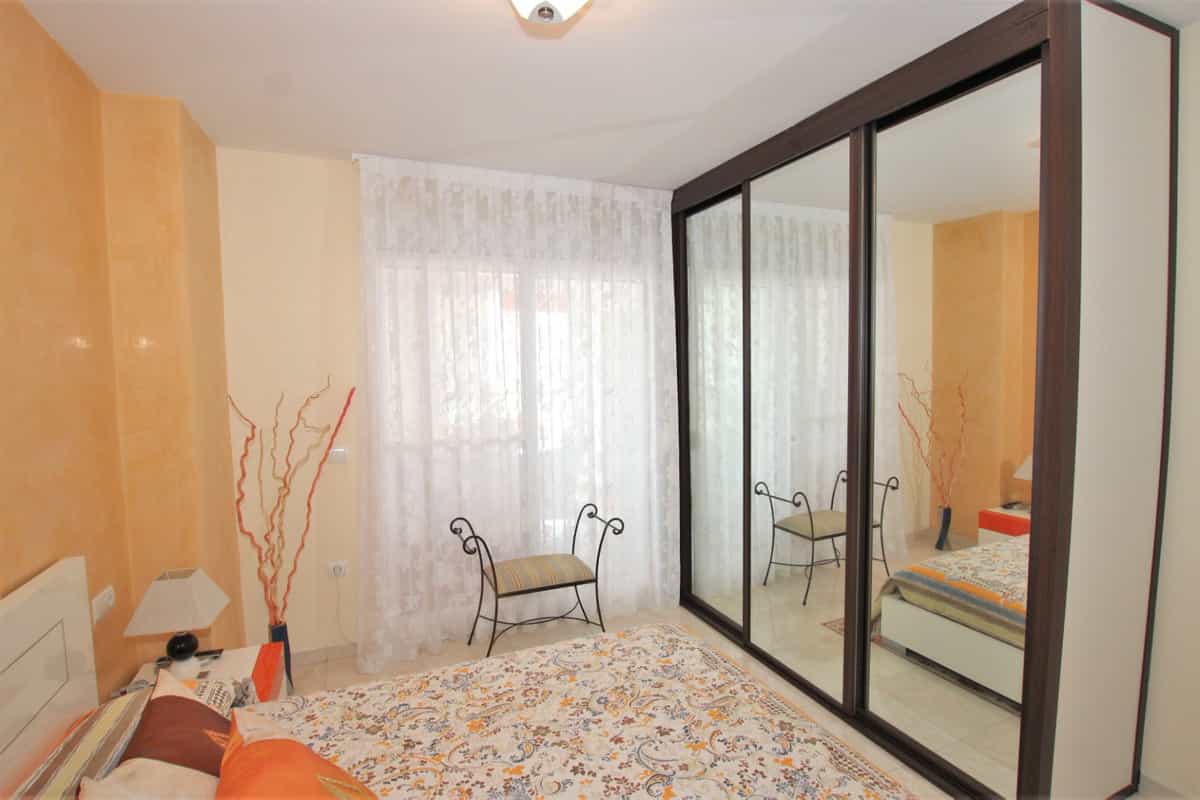 公寓 在 贝纳尔马德纳, 安达卢西亚 10154566