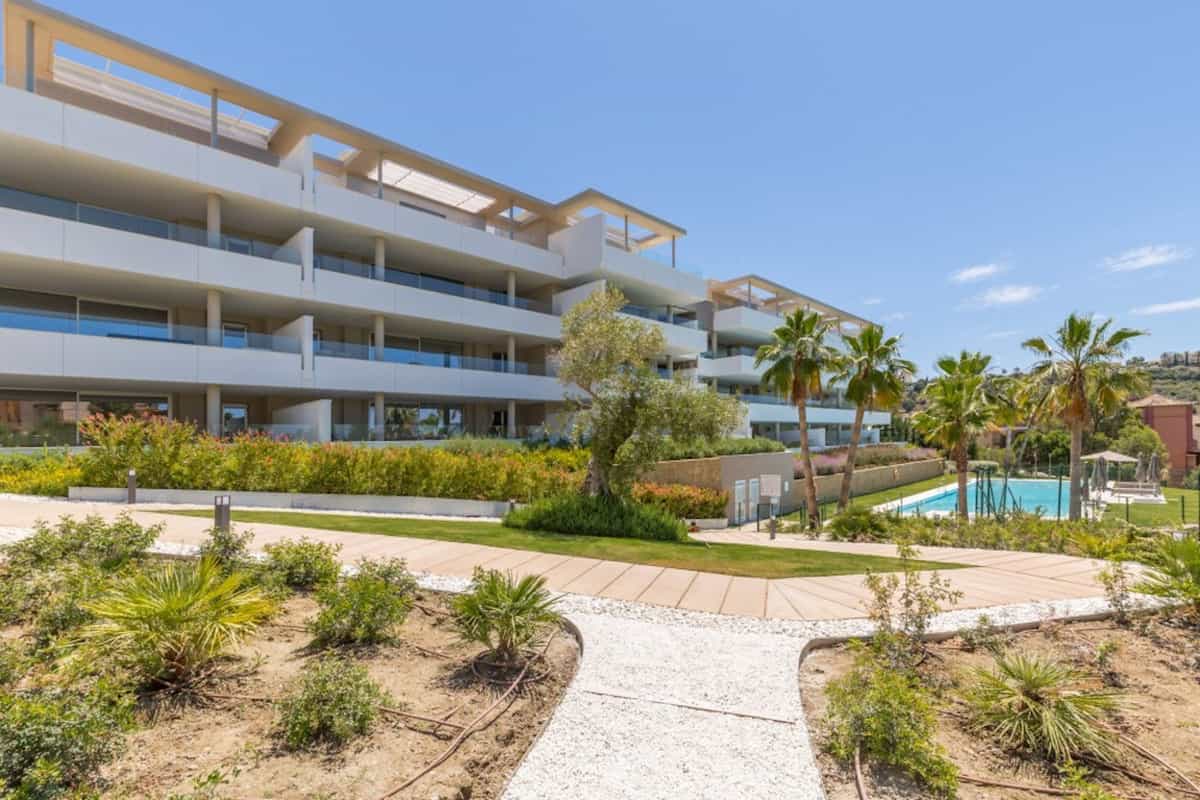 Condominium in Benahavis, Andalusia 10154612