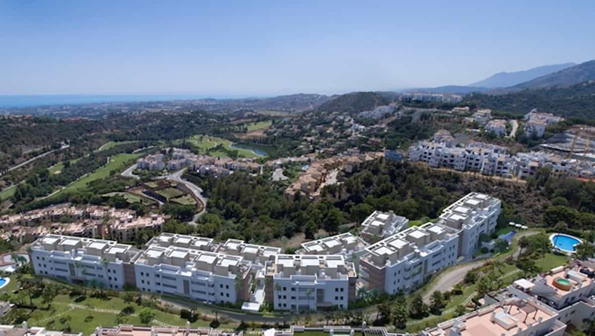 Condominium in Benahavís, Andalusia 10154612