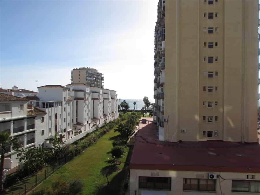 Condominium dans Benalmádena, Andalousie 10154804