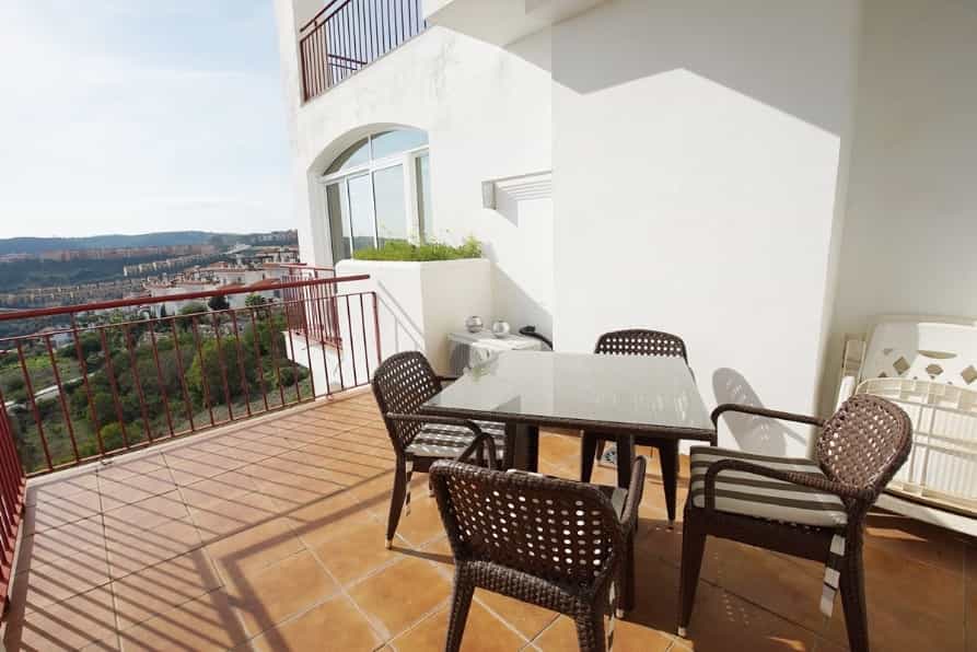 Condominium in Castillo de Sabinillas, Andalusia 10155059