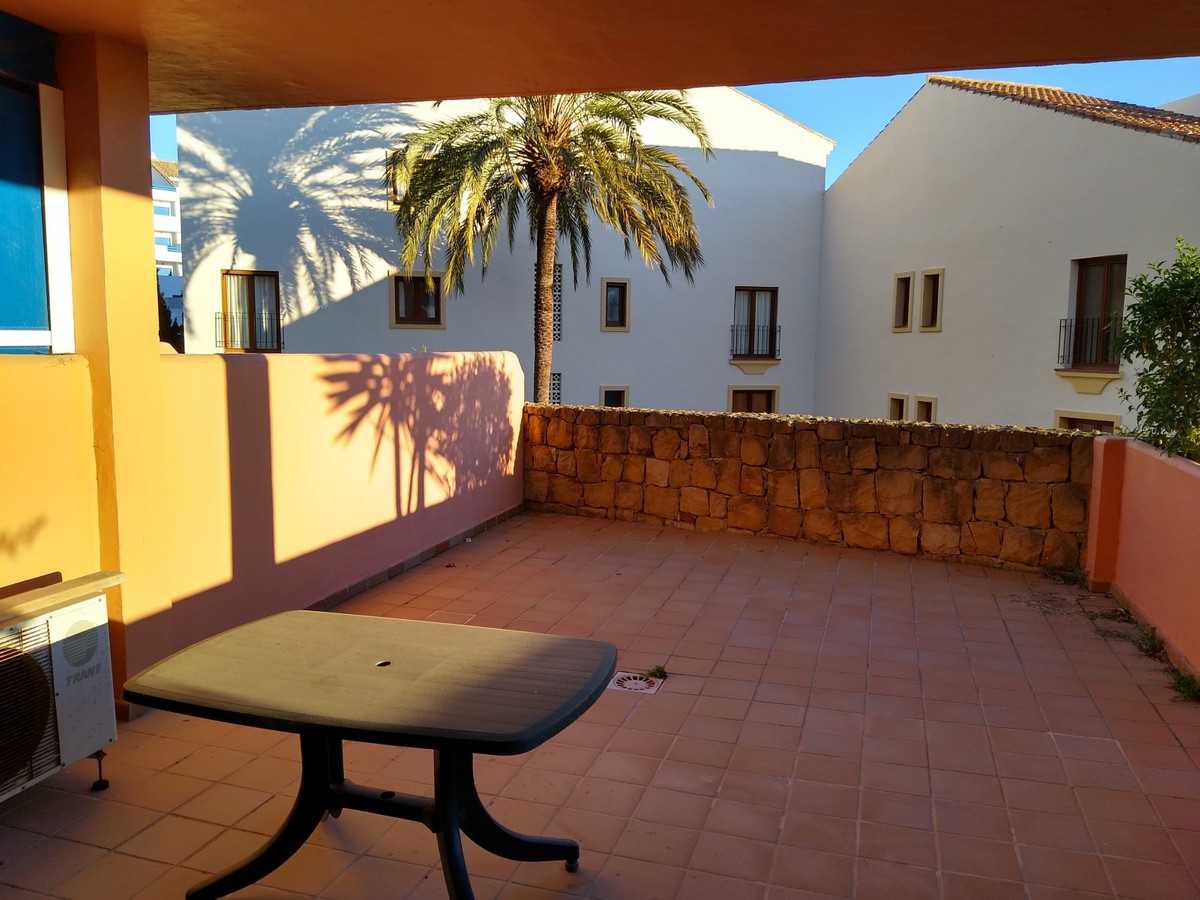 Eigentumswohnung im Puerto de la Duquesa, Andalusia 10155060