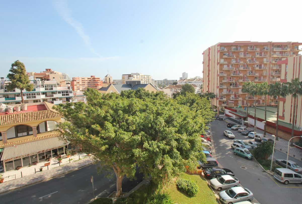 Condominium in Benalmadena, Andalusia 10155115