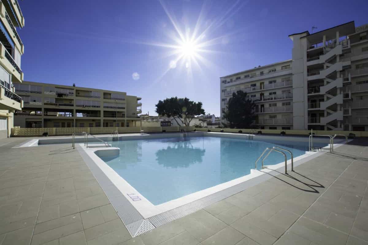 Condominium in Benalmadena, Andalusia 10155140