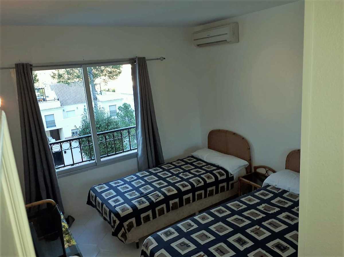 Condominium in El Palo, Andalusia 10155757
