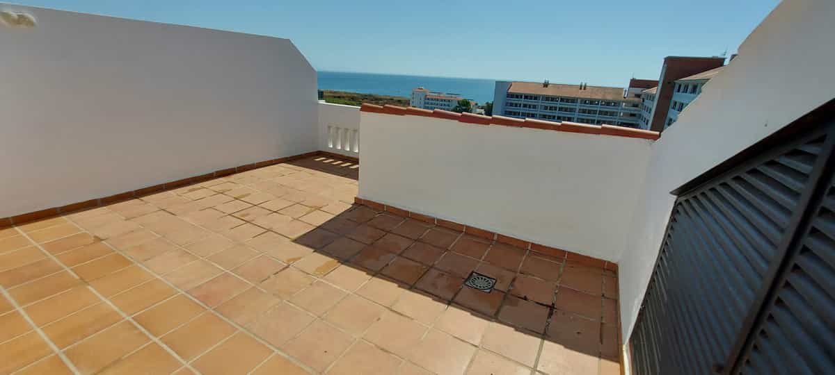 House in Puerto de la Duquesa, Andalusia 10155790