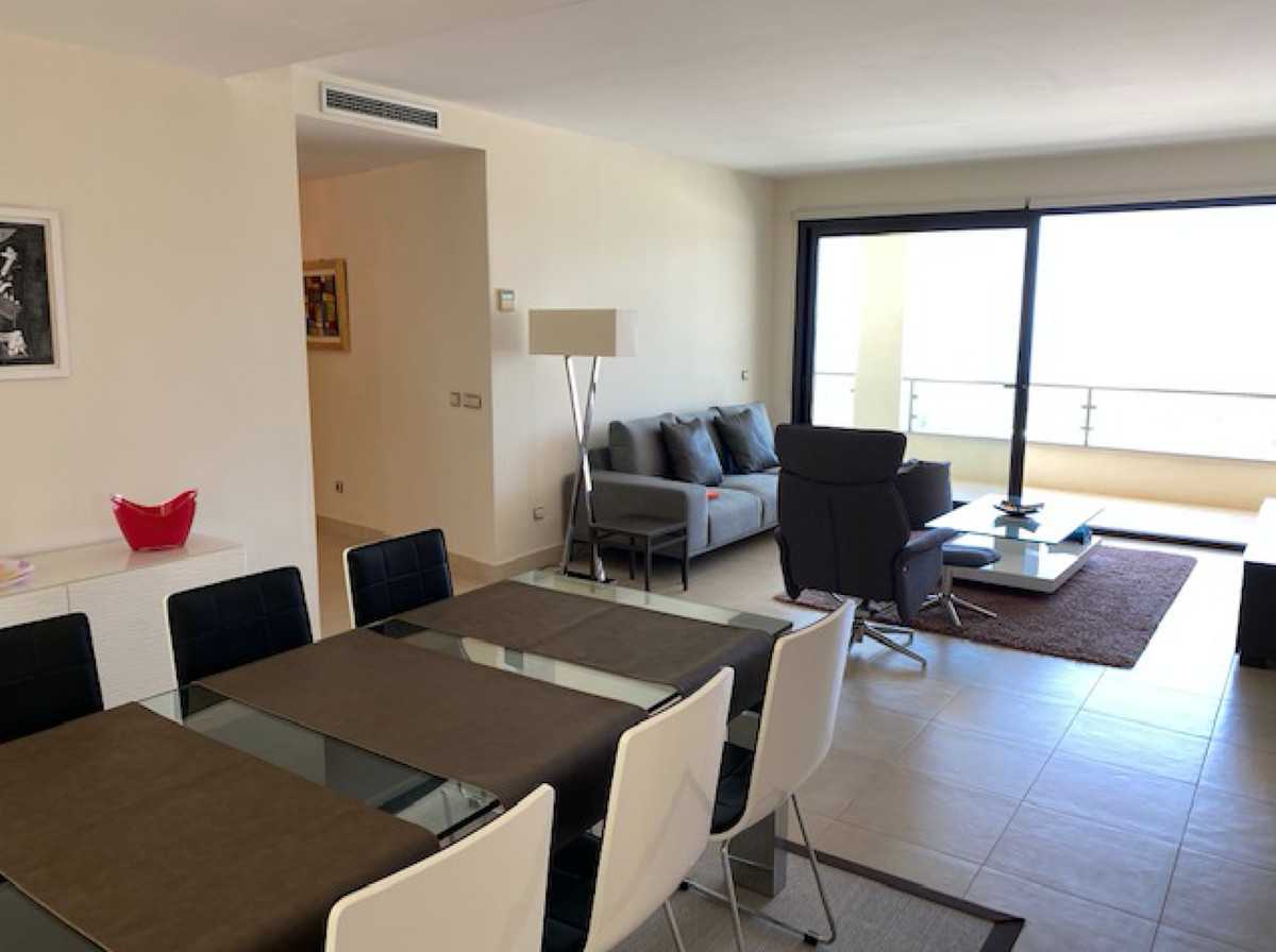 公寓 在 埃斯皮諾薩德洛斯蒙特羅斯, 卡斯蒂利亞-萊昂 10155794