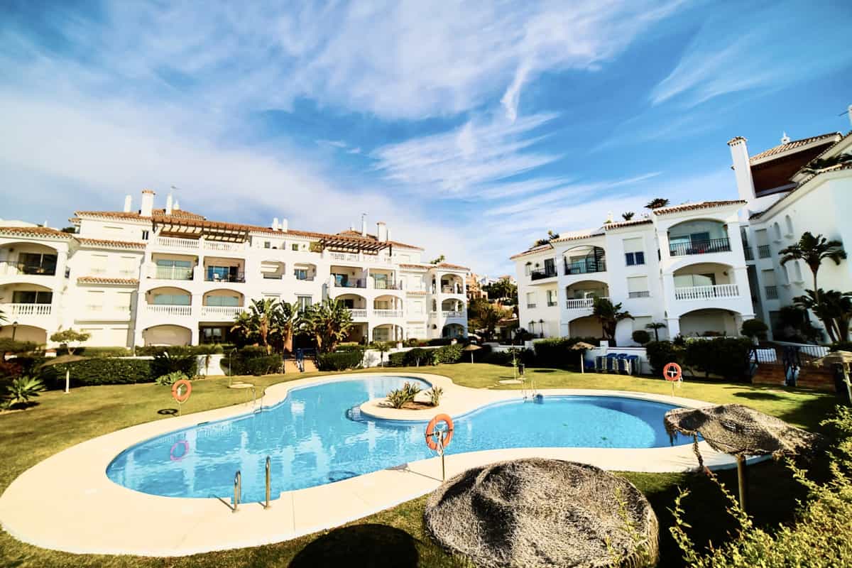 Condominium in El Palo, Andalusia 10155815
