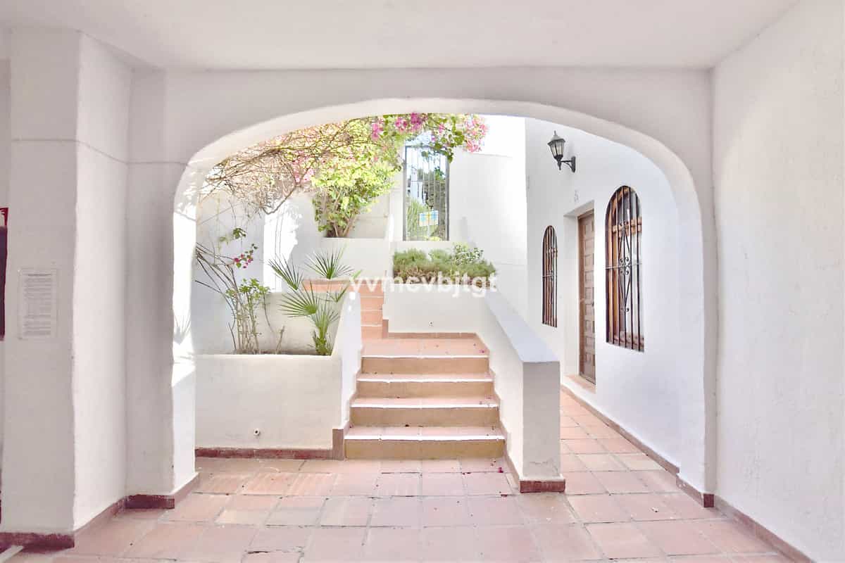 Condominium in Benalmádena, Andalusia 10156032
