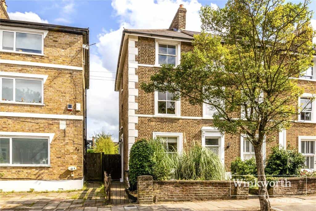 House in Elmers End, Bromley 10156065