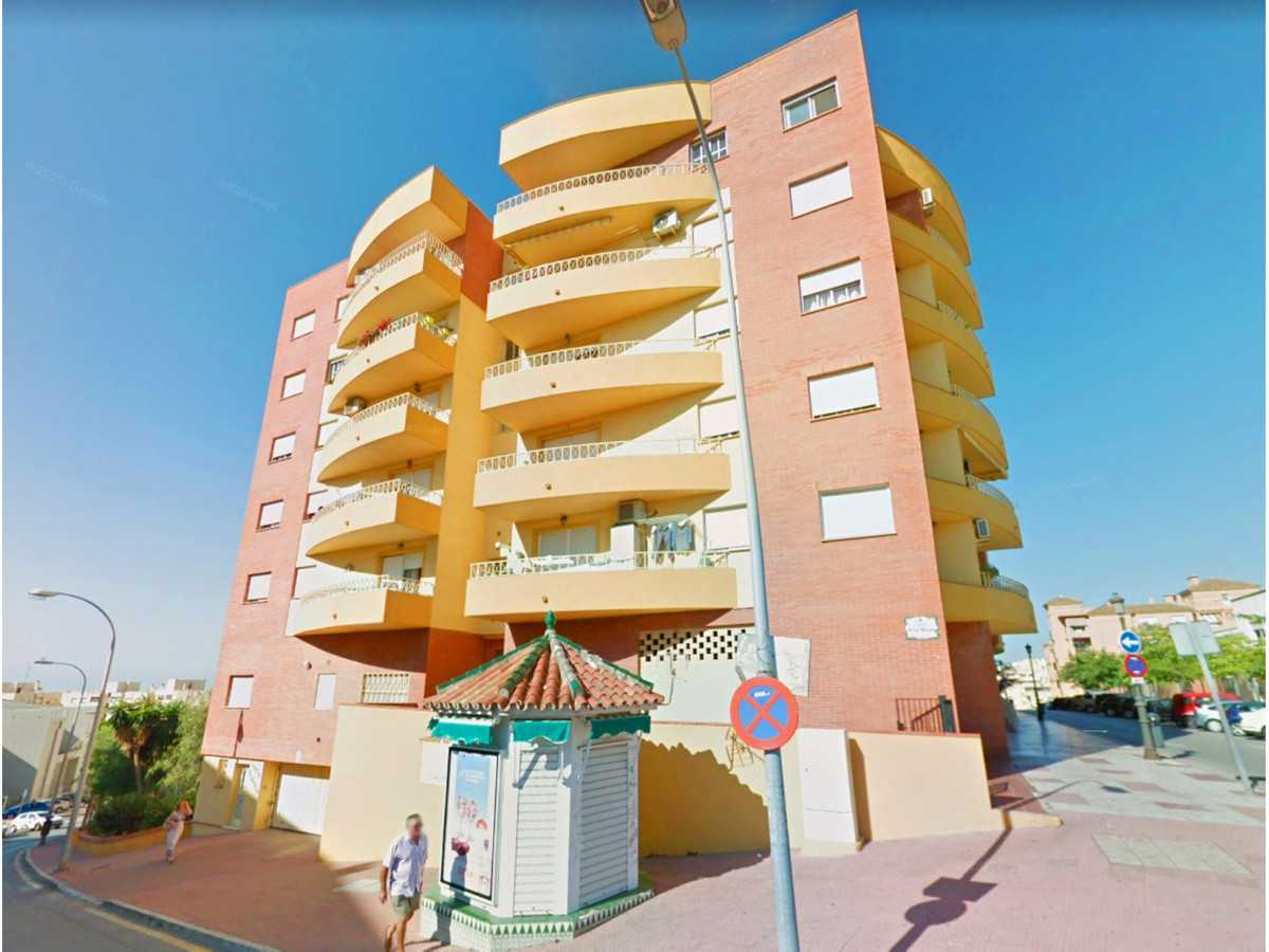 公寓 在 Estepona, Andalucía 10156919