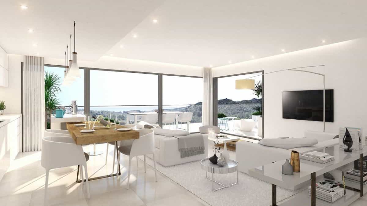 Condominium in Estepona, Andalusia 10156946