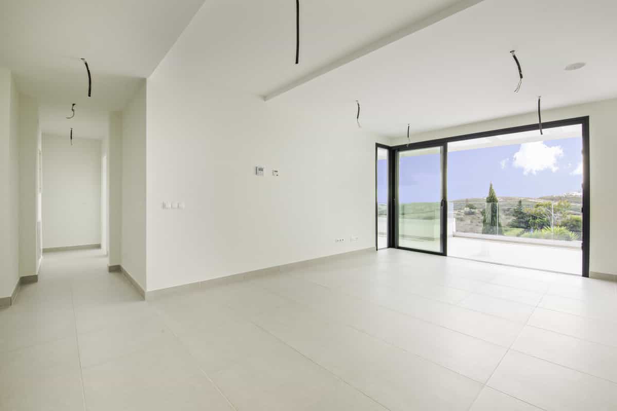 Condominium in Estepona, Andalucía 10157008