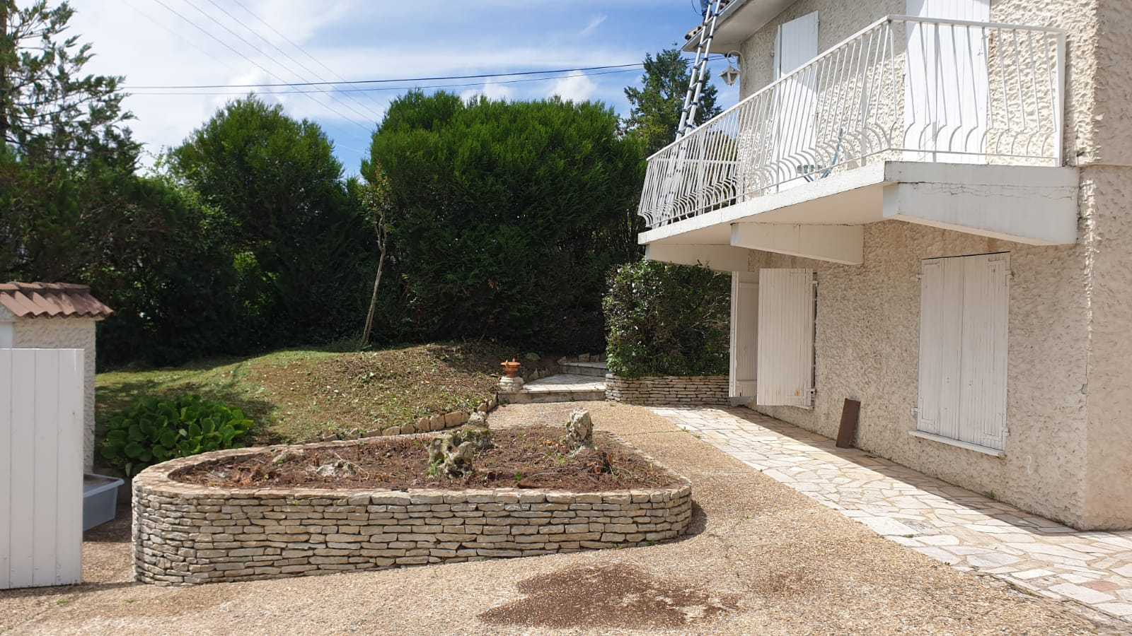 House in Soyaux, Nouvelle-Aquitaine 10157066