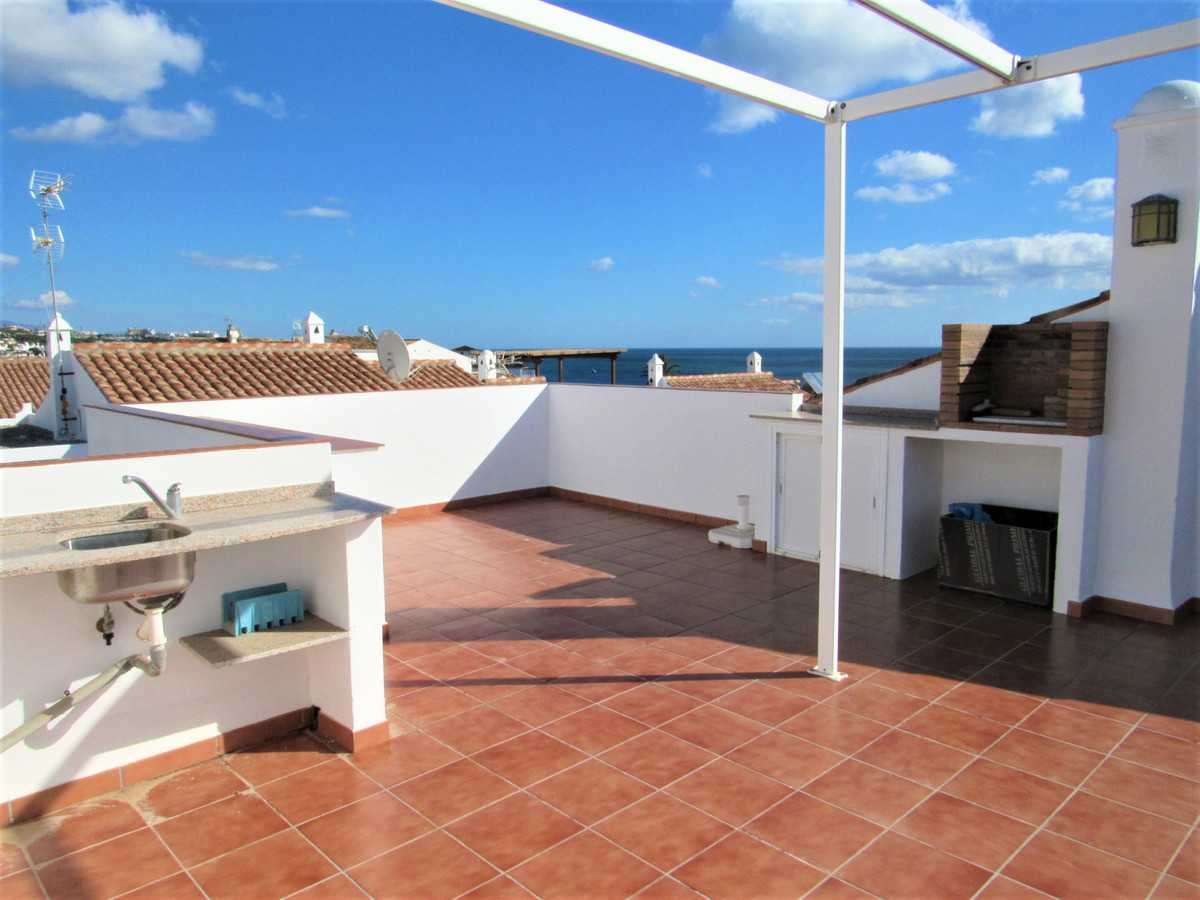 House in Estepona, Andalusia 10157371