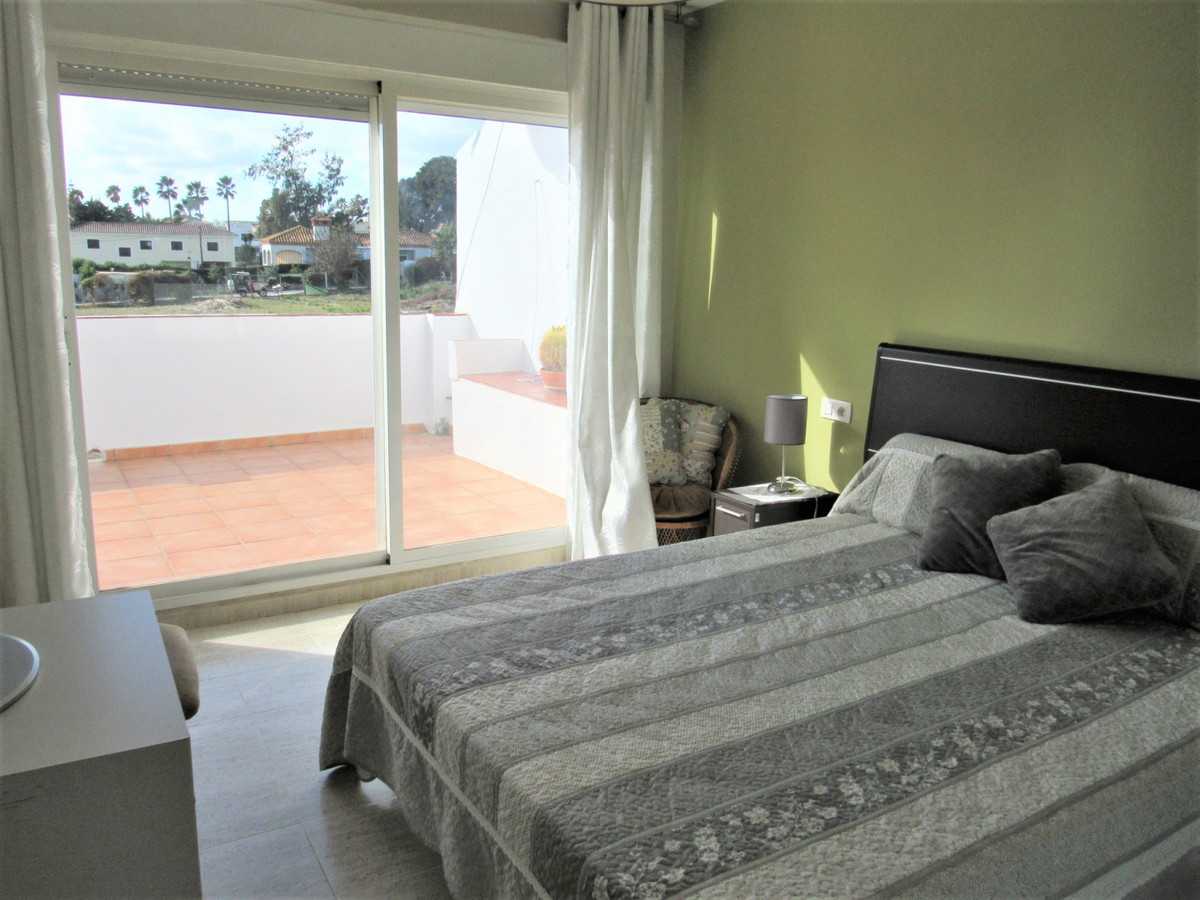 House in Estepona, Andalusia 10157371