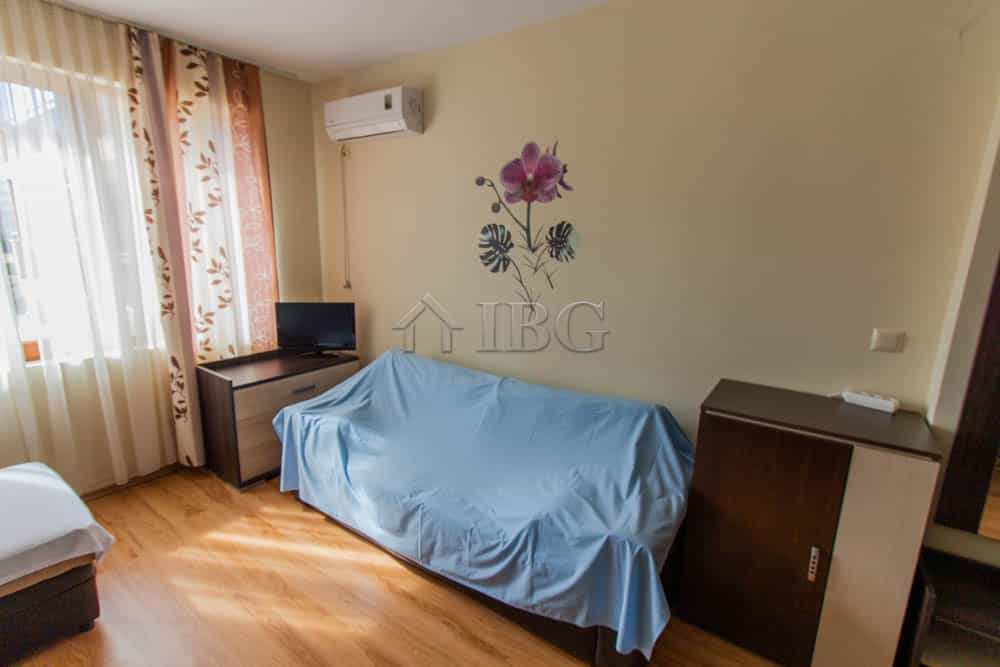 Condominium in Nesebar, Burgas 10157461