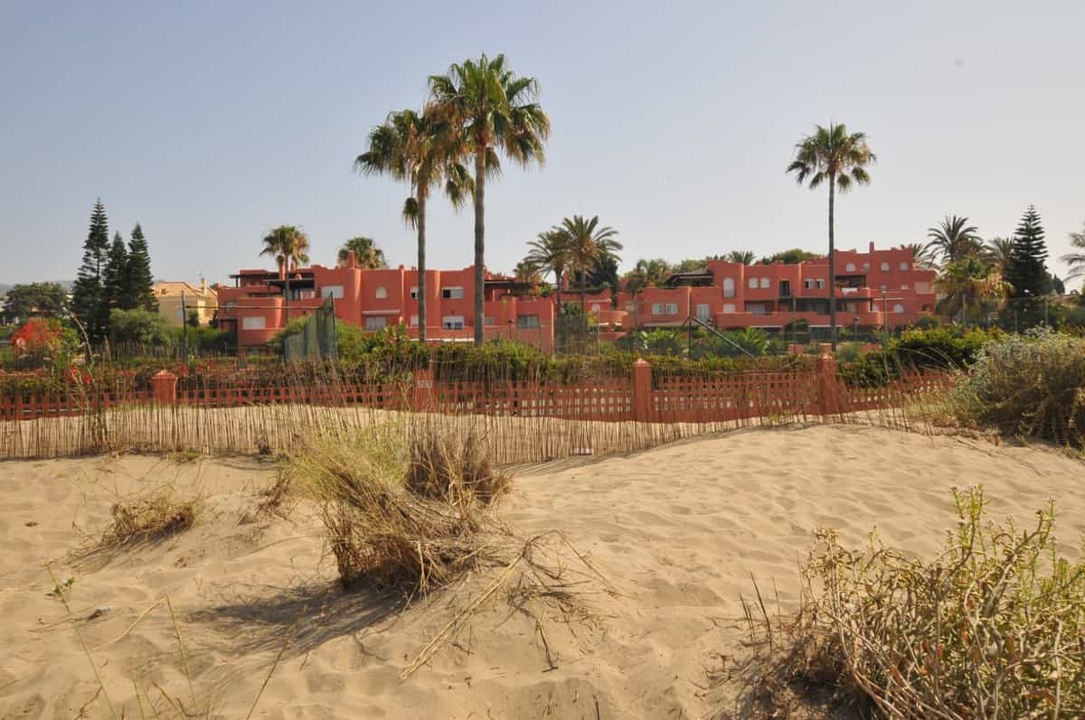 Condominium in Las Rosas, Canary Islands 10157496