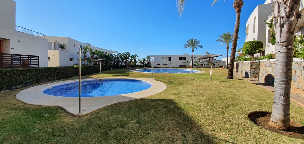 Condominium in Marbella, Andalusia 10157538