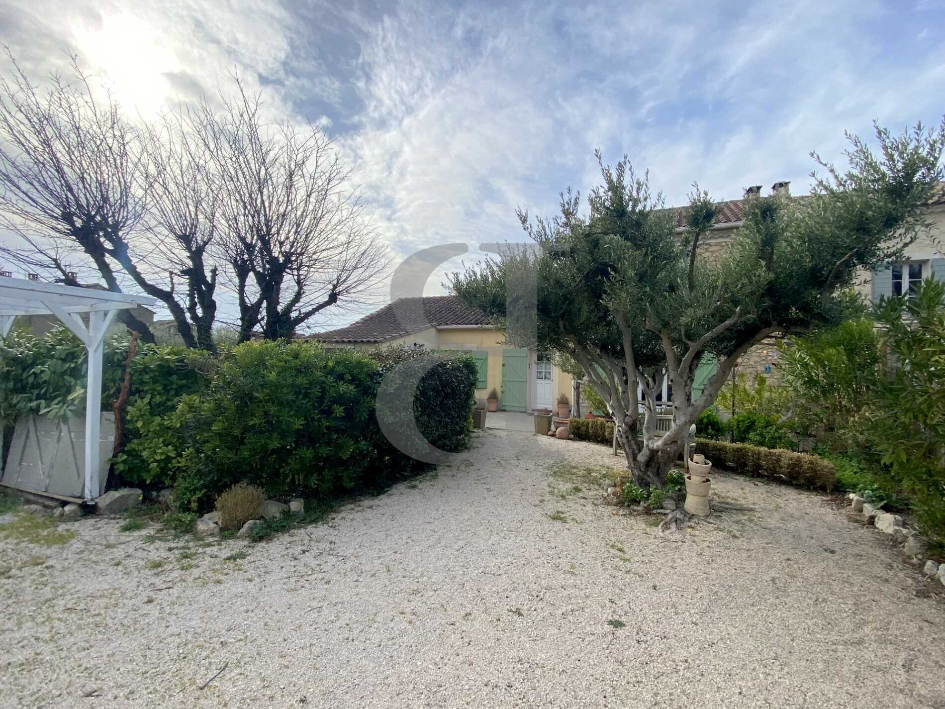 rumah dalam L'Isle-sur-la-Sorgue, Provence-Alpes-Côte d'Azur 10157663