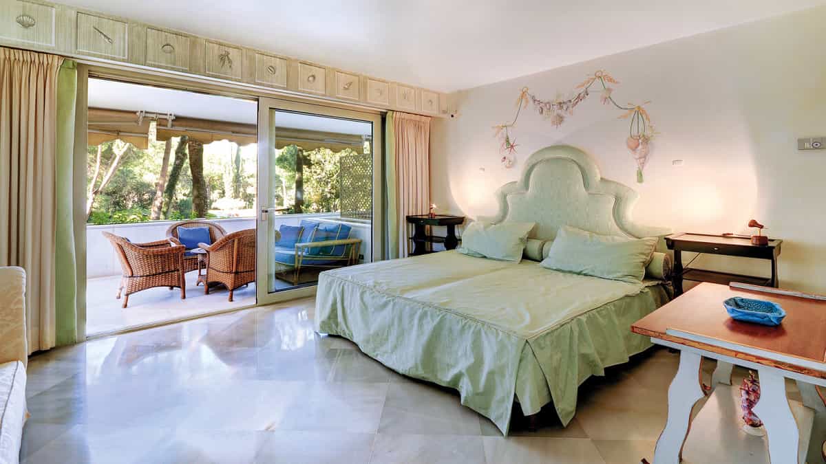 Condominium in Marbella, Andalusia 10157743