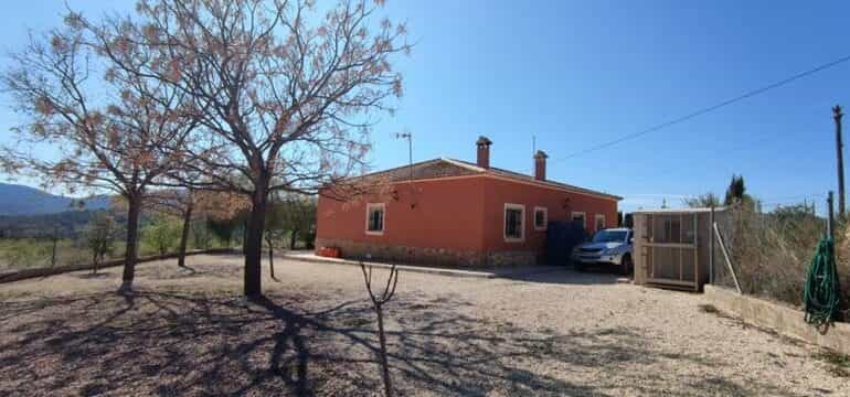 Будинок в El Fondó de les Neus, Valencian Community 10157799