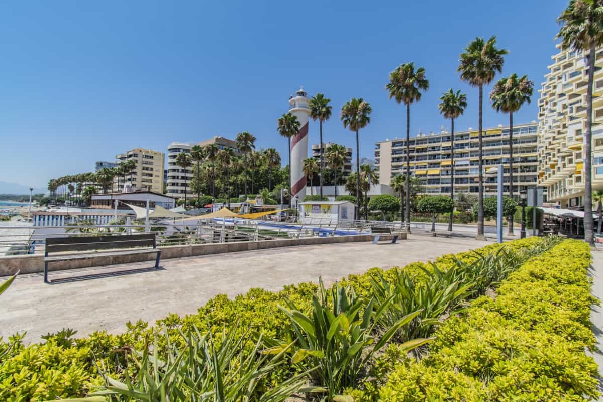 Condominium in Marbella, Andalucía 10157905