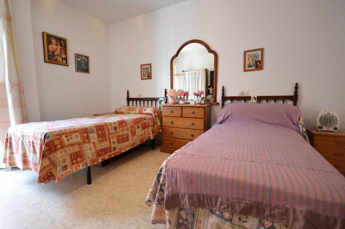 Condominium in Marbella, Andalusia 10157909