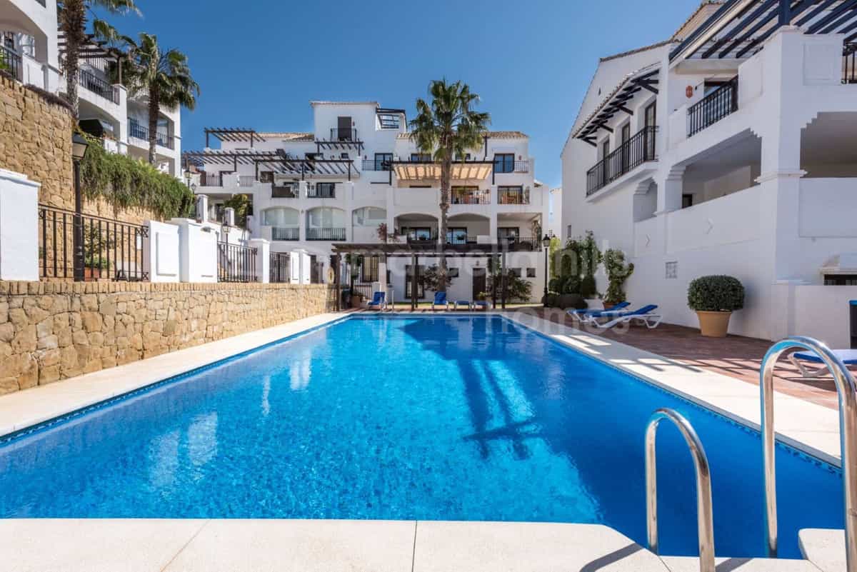 Condominium in Marbella, Andalusia 10157924