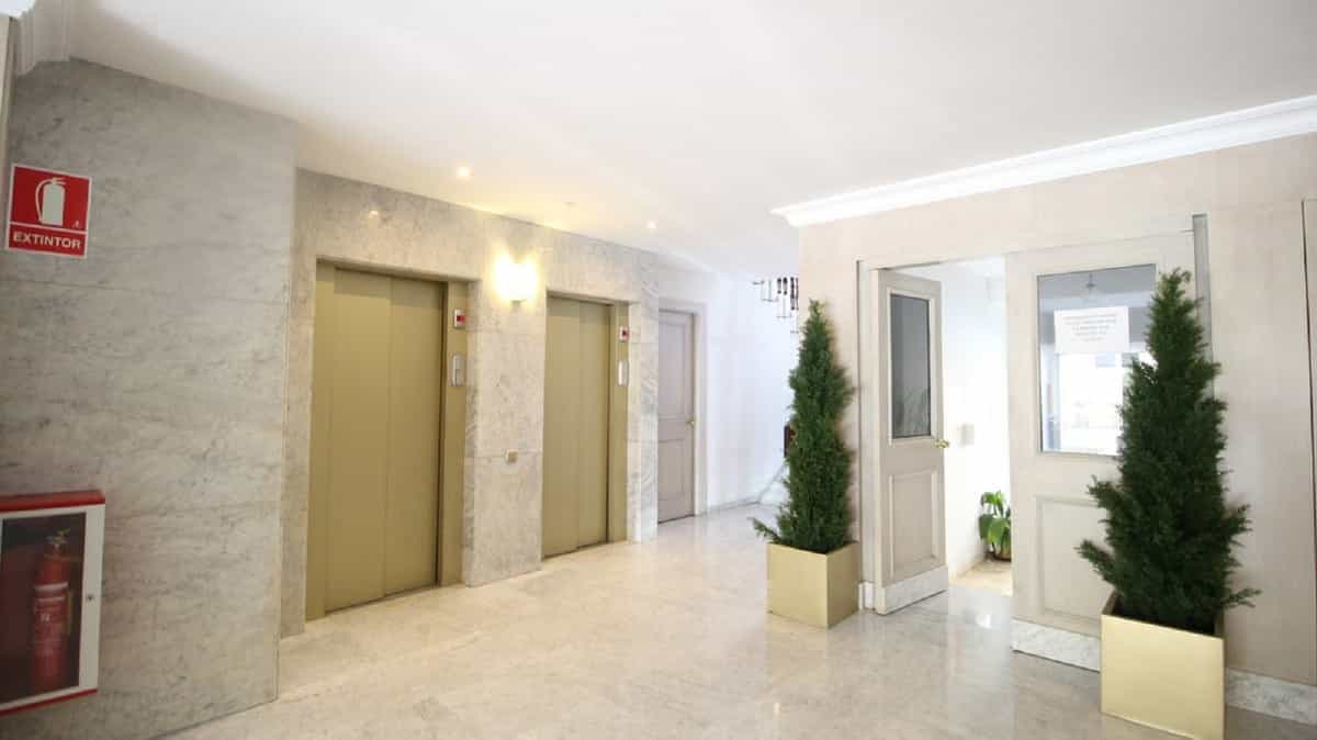 Eigentumswohnung im Marbella, Andalusien 10157930