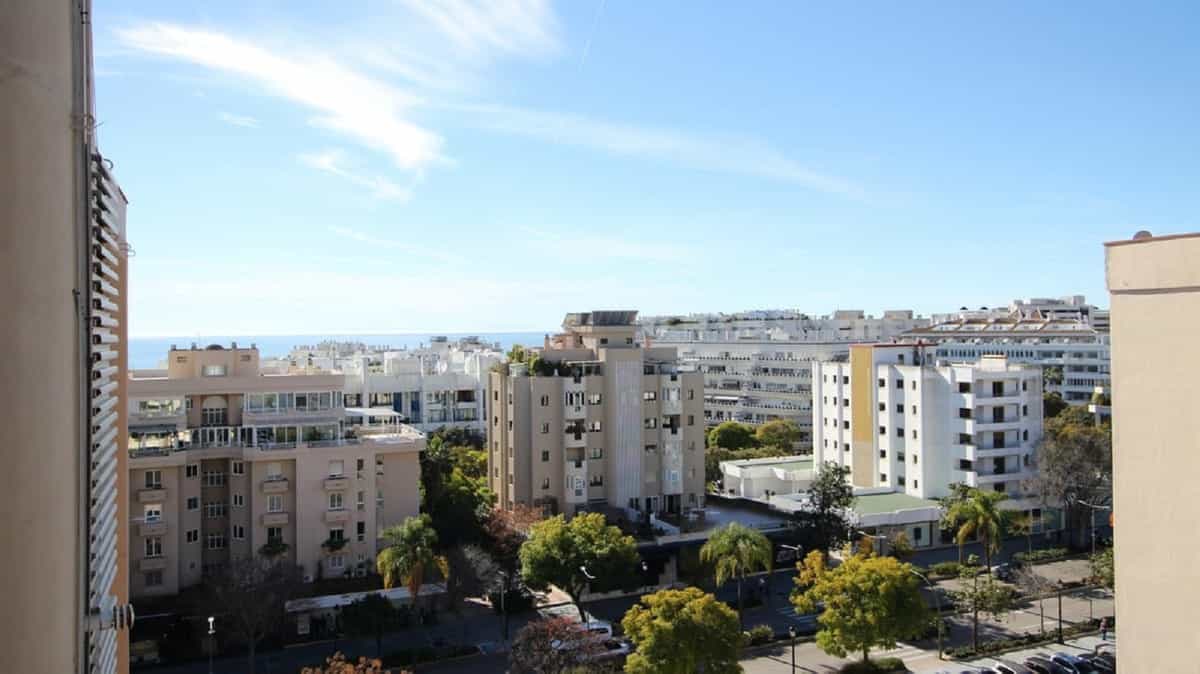 Condominium in Marbella, Andalusia 10157930