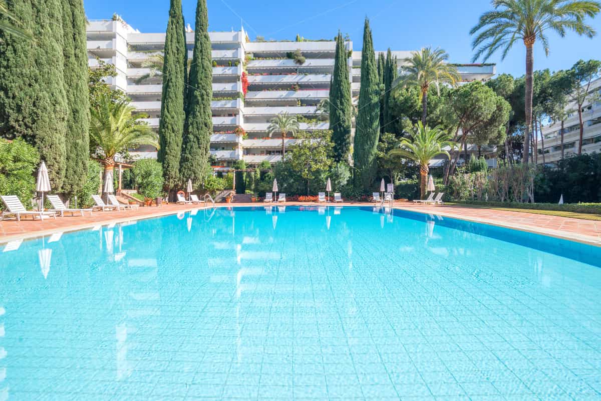 Condominium in Marbella, Andalusia 10157970