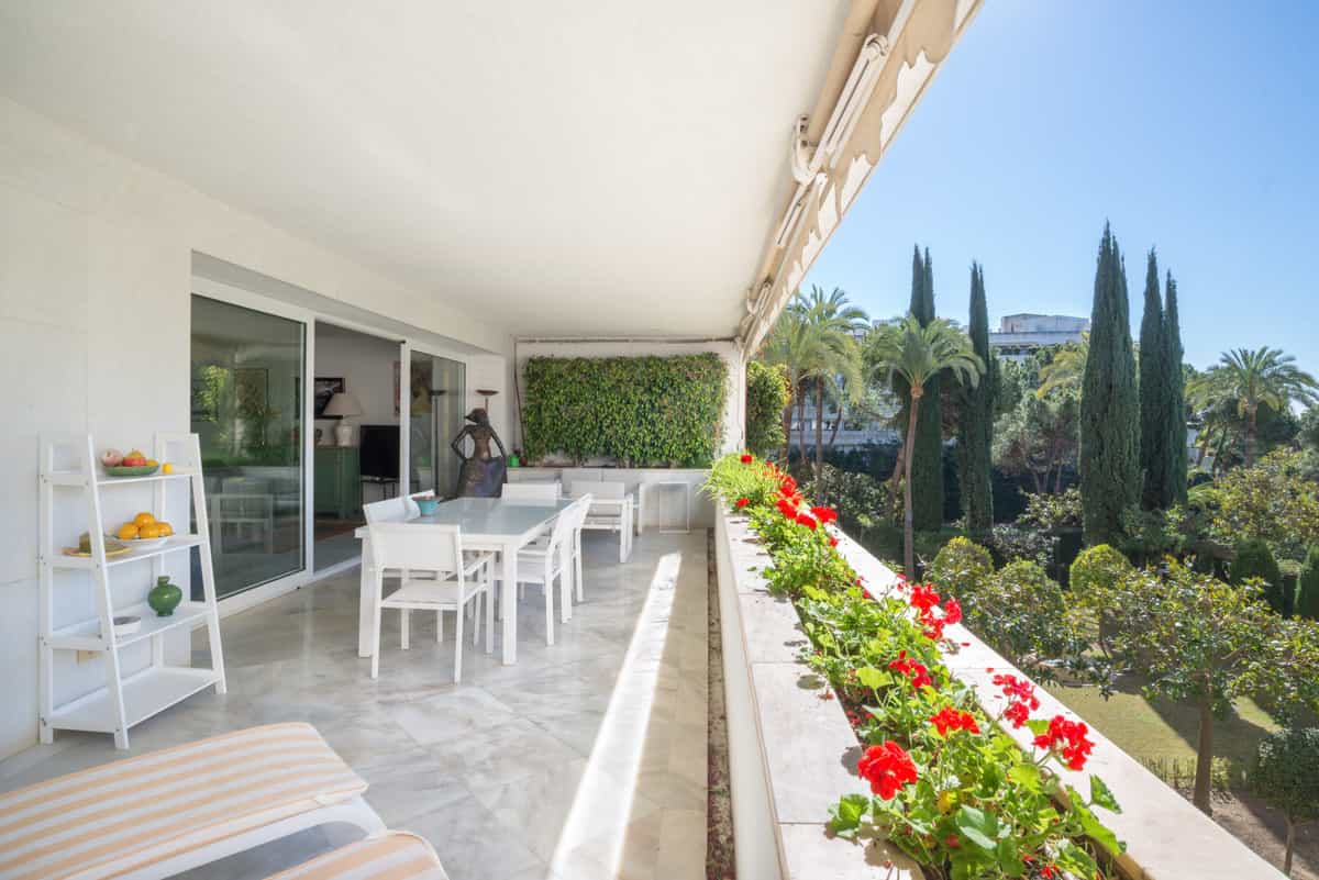 Condominium in Marbella, Andalusië 10157970