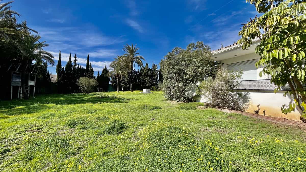 Land in Marbella, Andalusia 10158016