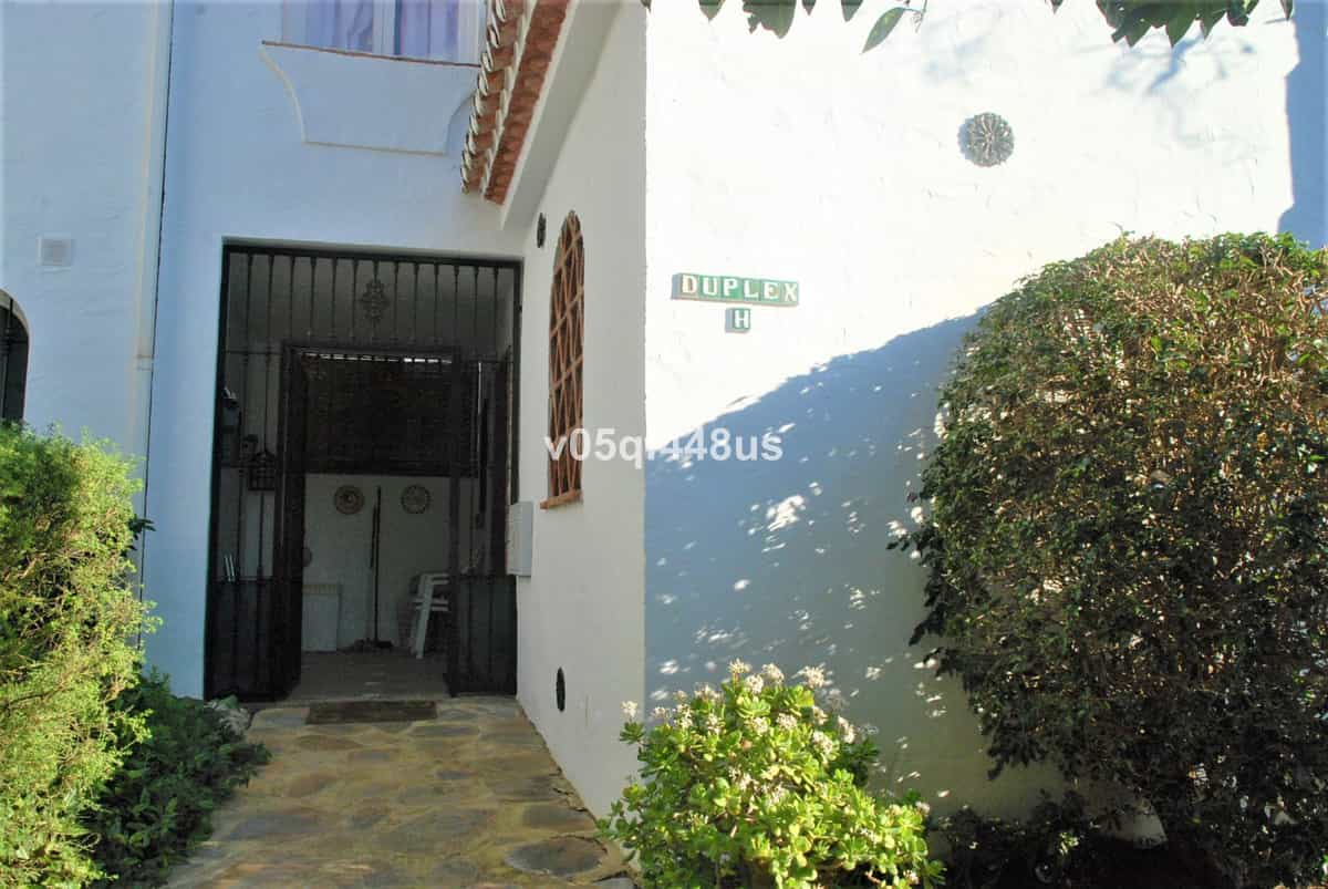Condominium in Alhaurin el Grande, Andalusia 10158020