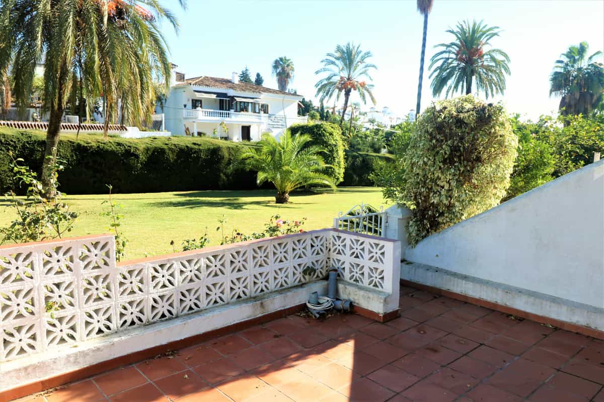 Condominium in Marbella, Andalucía 10158088