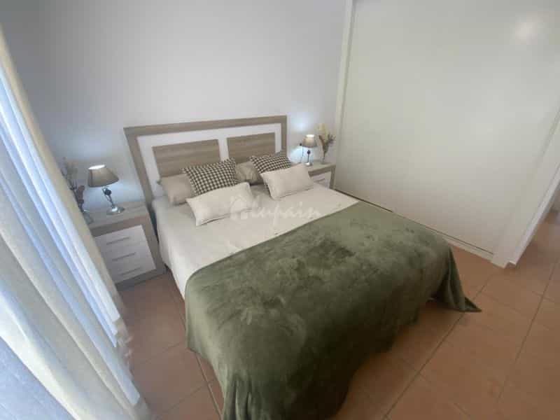 Condominium in El Medano, Canary Islands 10158147