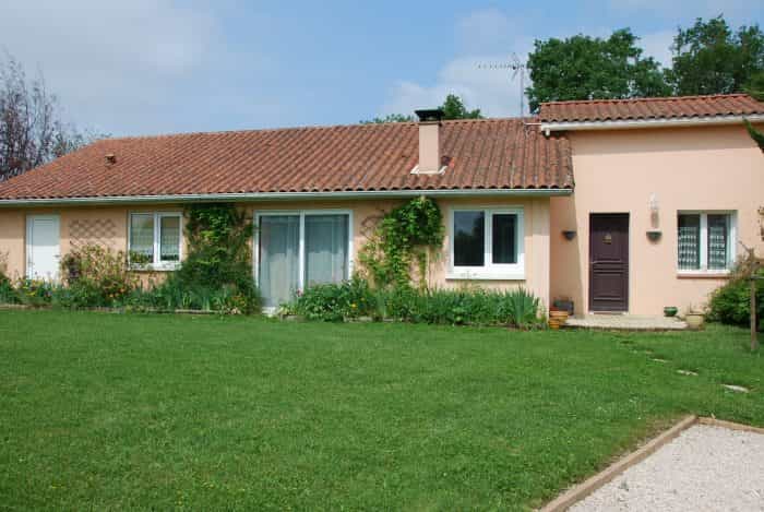 rumah dalam Seissan, Occitanie 10158208