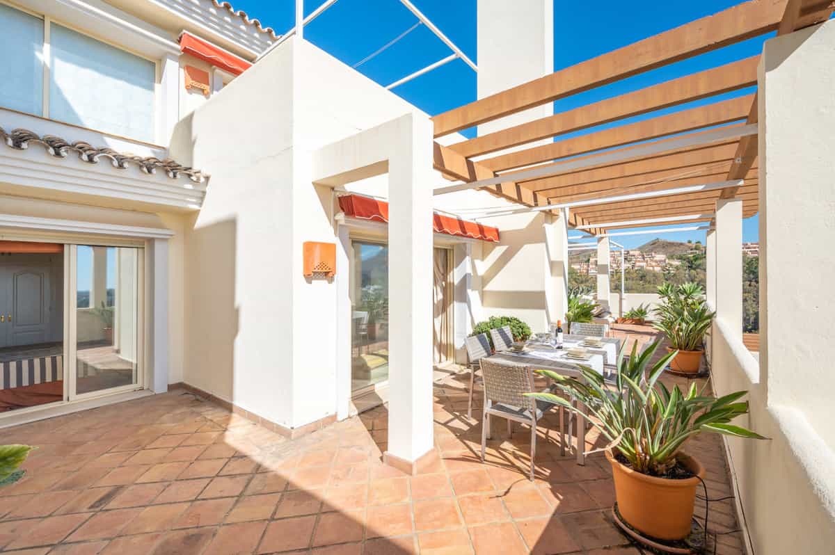 Condominium in Marbella, Andalucía 10158240