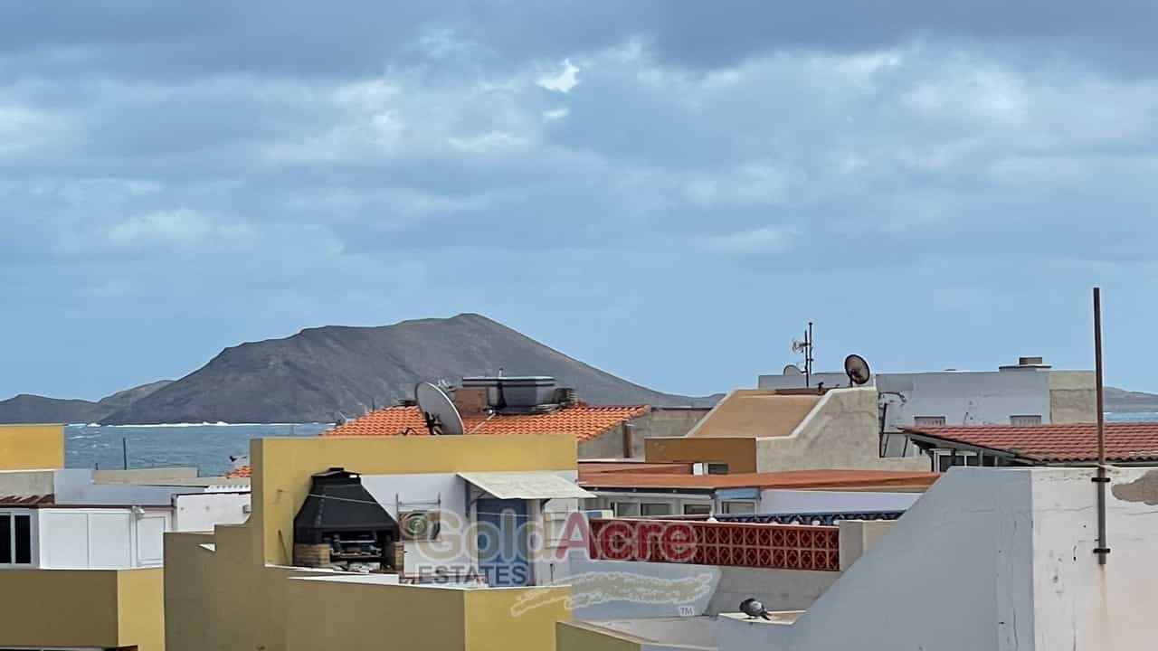 Condominium in La Oliva, Canary Islands 10158246
