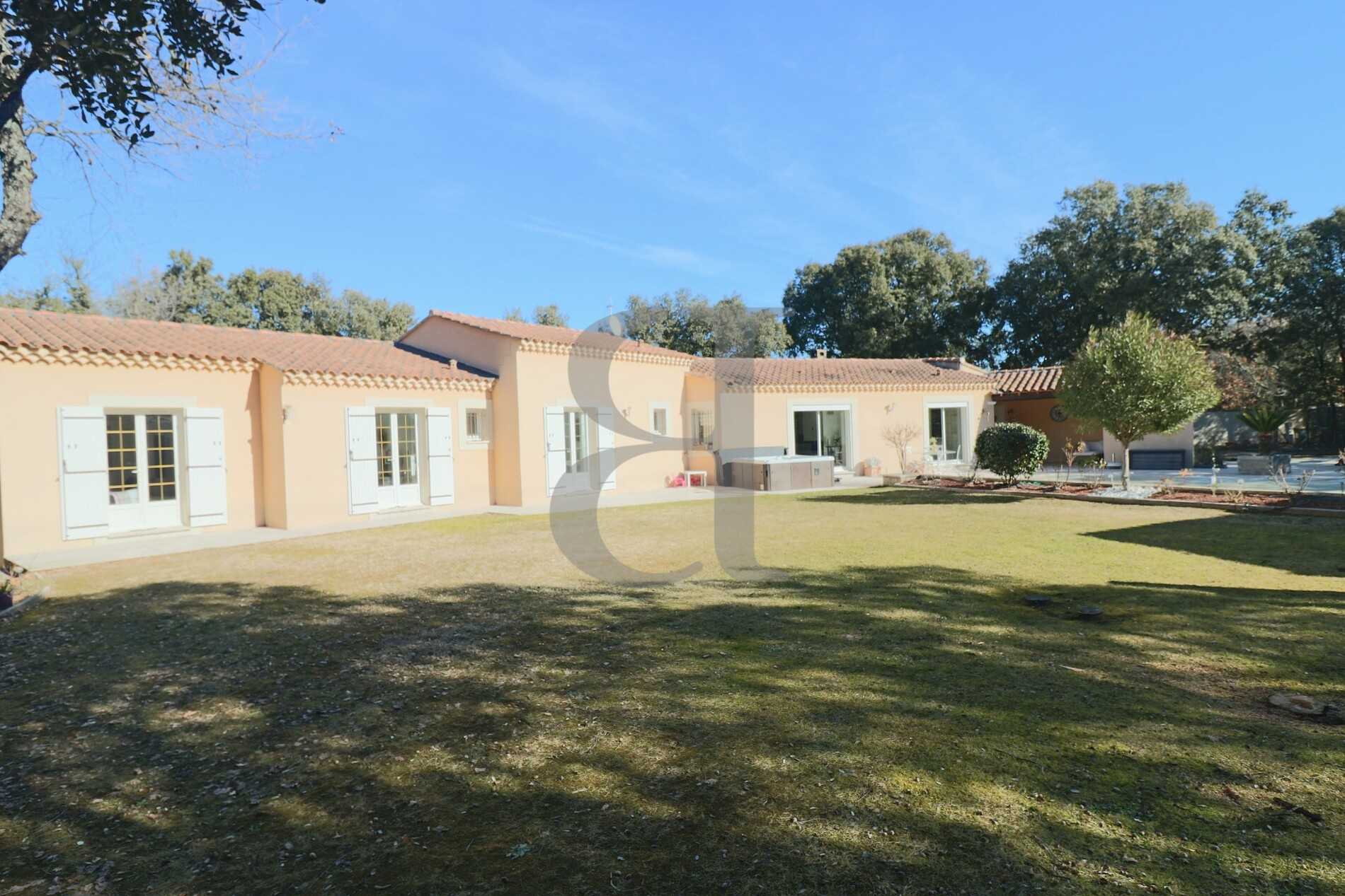 House in Venasque, Provence-Alpes-Cote d'Azur 10158614