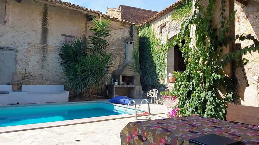 жилой дом в Béziers, Occitanie 10158626