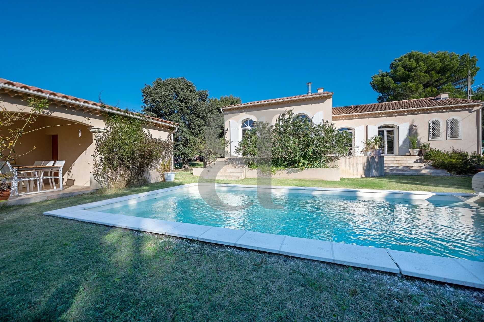 집 에 L'Isle-sur-la-Sorgue, Provence-Alpes-Côte d'Azur 10158769