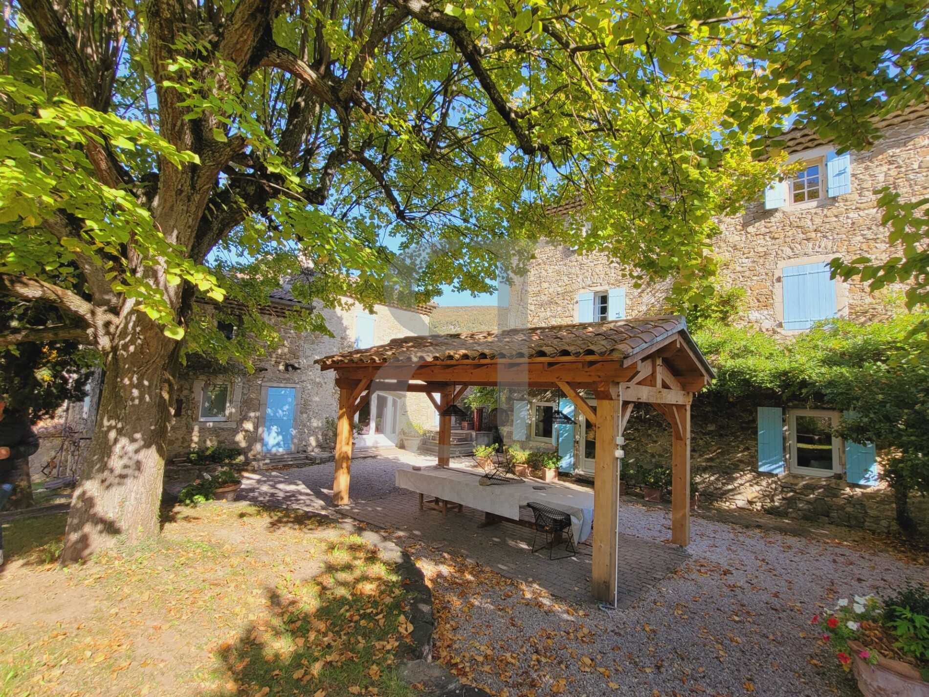 بيت في La Begude-de-Mazenc, Auvergne-Rhone-Alpes 10158817