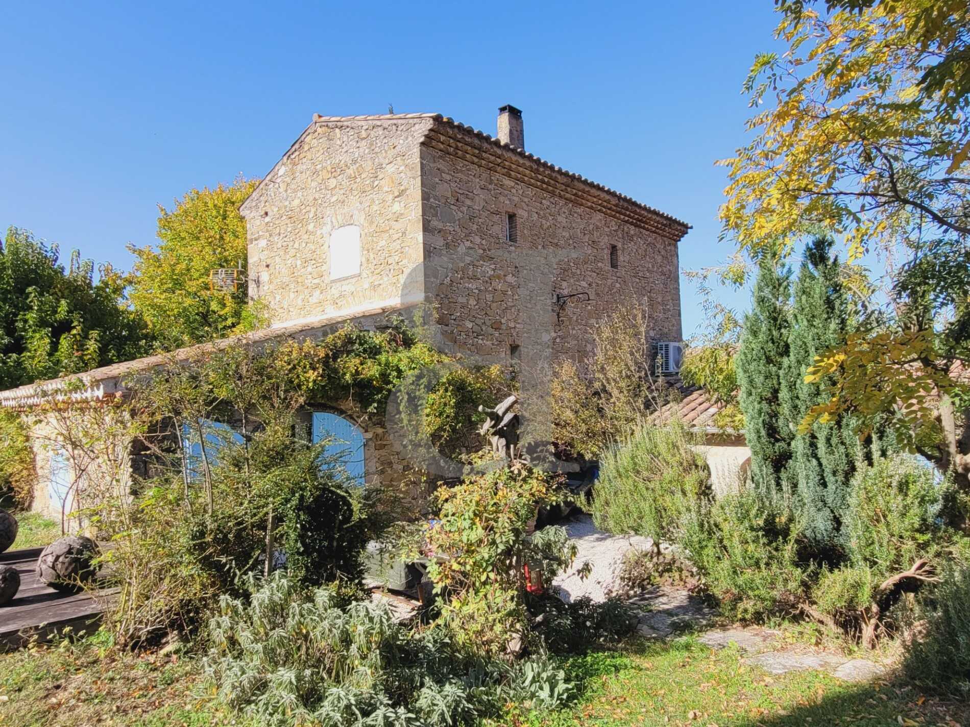 Haus im La Begude-de-Mazenc, Auvergne-Rhone-Alpes 10158817