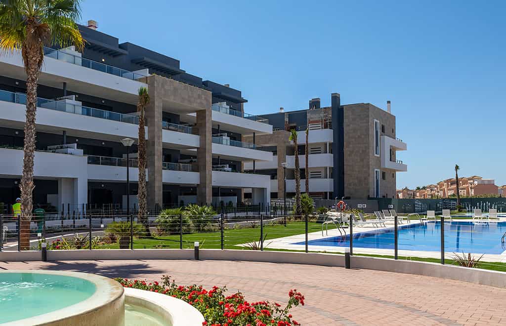 Condominium in Campoamor, Valencia 10159324