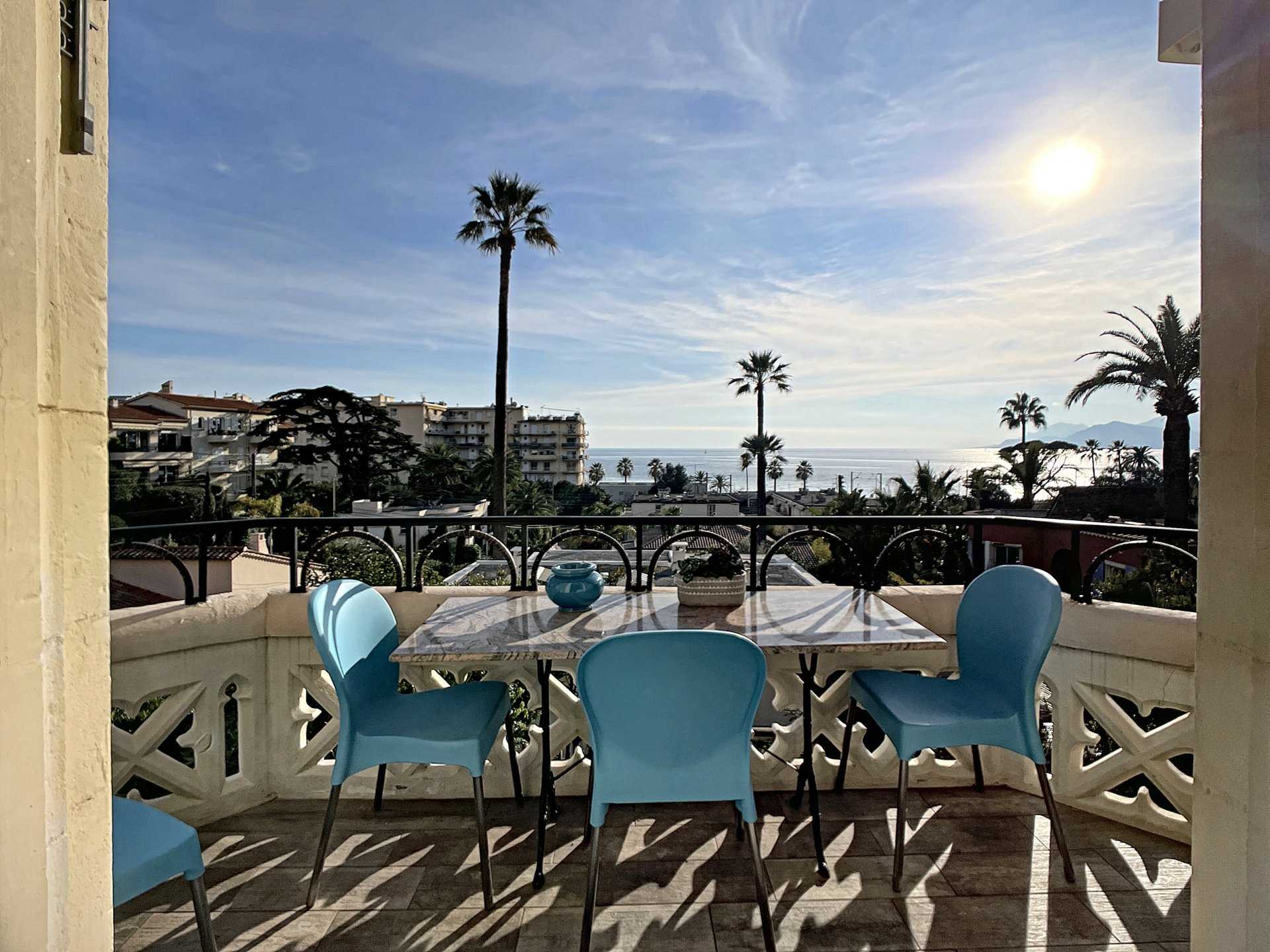 Condominium in Cannes, Provence-Alpes-Côte d'Azur 10159642