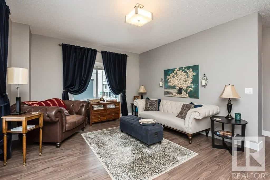 公寓 在 Edmonton, Alberta 10159976