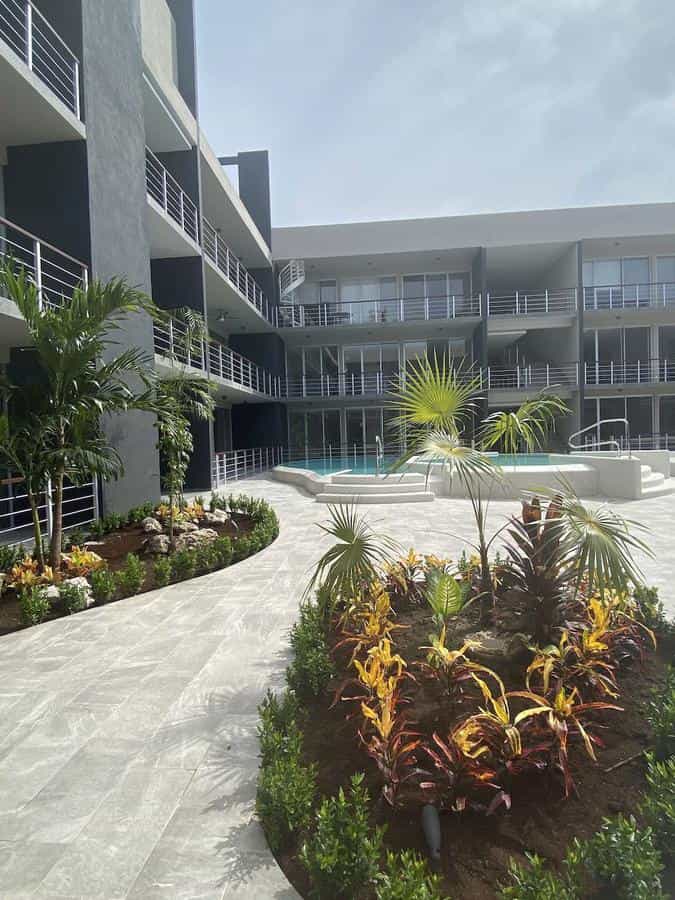 Condominium in Los Dos Compadres, Quintana Roo 10160266