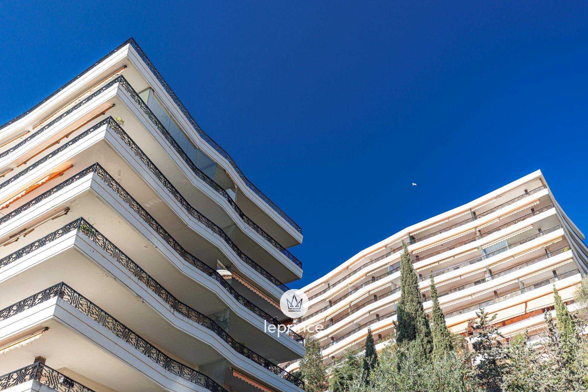 Condominium dans La Californie, Provence-Alpes-Côte d'Azur 10160889